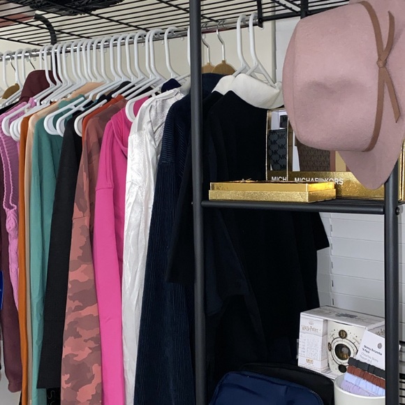 Welcome to my closet ✨ - Picture 1 of 1